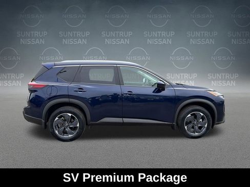 Used 2025 Nissan Rogue SV w/ SV Premium Package FWD image 7