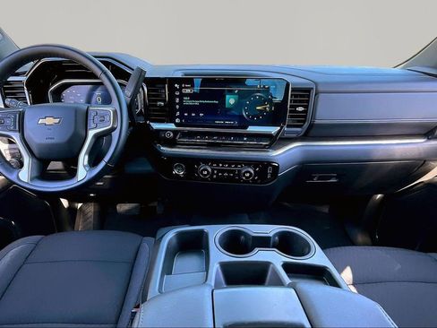 Used 2024 Chevrolet Silverado 1500 LT image 7