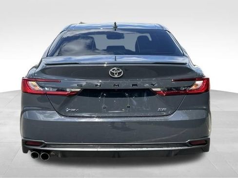 Used 2025 Toyota Camry SE w/ Convenience Package FWD image 4