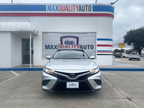 Used 2018 Toyota Camry SE FWD image 10