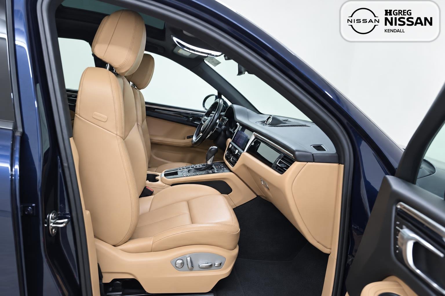 Used 2020 Porsche Macan AWD/4WD image 8