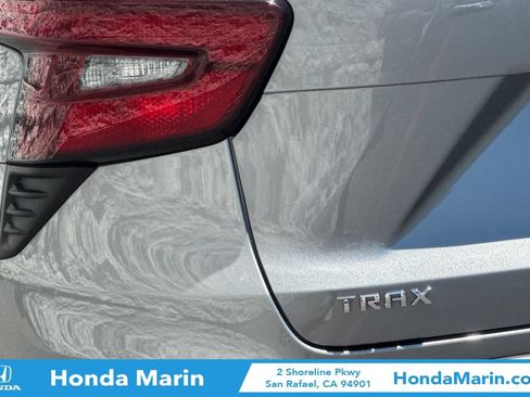 Used 2024 Chevrolet Trax LS w/ LS Convenience Package FWD image 33