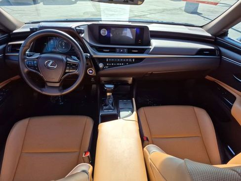 Used 2021 Lexus ES 300h w/ Accessory Package image 18