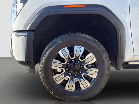 Used 2025 GMC Sierra 2500 Denali w/ Denali Reserve Package image 5