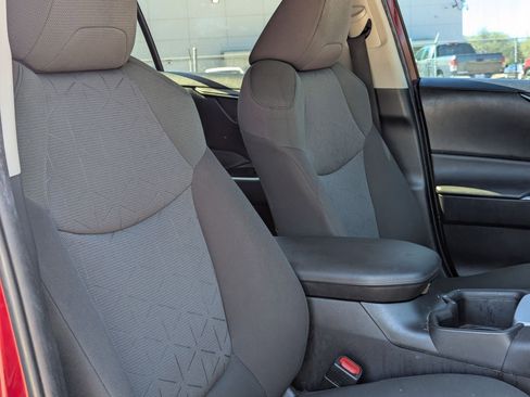 Used 2023 Toyota RAV4 XLE w/ Convenience Package image 30