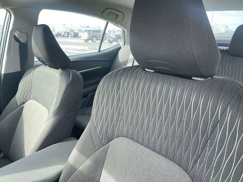 Used 2025 Toyota Camry LE w/ Convenience Package image 5