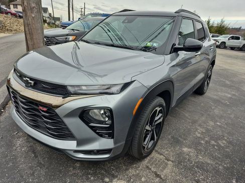 Used 2023 Chevrolet TrailBlazer RS w/ Convenience Package image 3