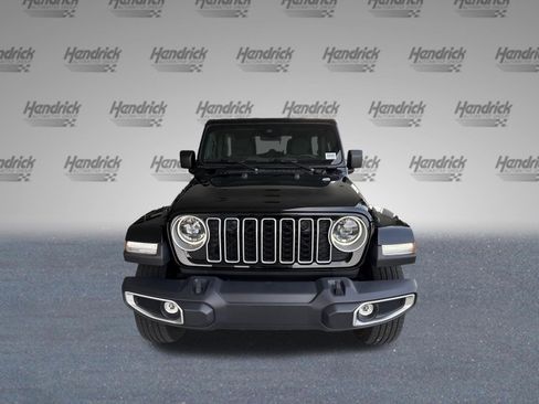 Used 2025 Jeep Wrangler Unlimited Sahara AWD/4WD image 3