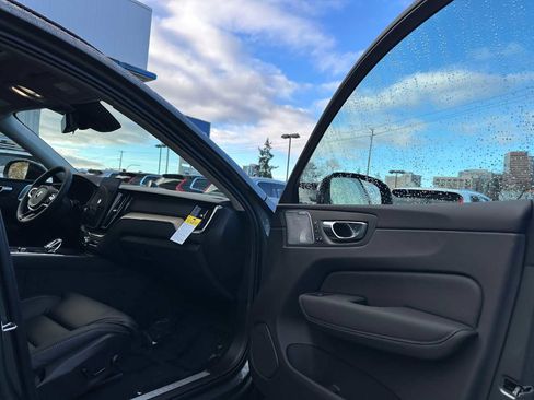New 2026 Volvo XC60 B5 Ultra w/ Protection Package Premier image 11