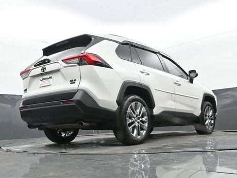 Used 2022 Toyota RAV4 XLE Premium AWD/4WD image 27