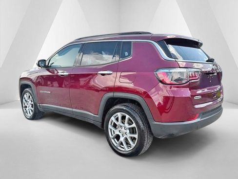 Used 2022 Jeep Compass Latitude AWD/4WD image 5
