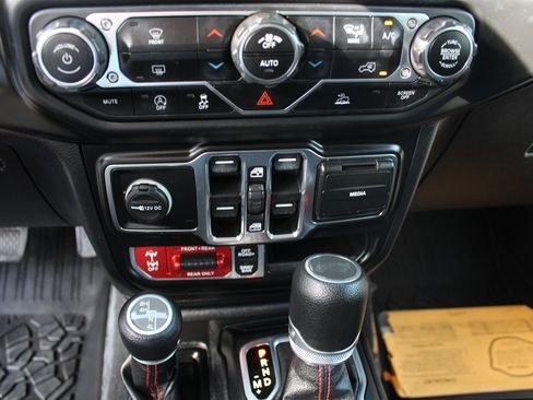 Used 2021 Jeep Wrangler Unlimited Rubicon image 29