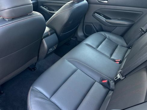 Used 2023 Nissan Altima 2.5 SR w/ SR Premium Package FWD image 11