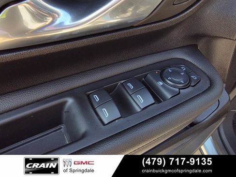 Used 2024 GMC Terrain SLE w/ Driver Convenience Package FWD image 12
