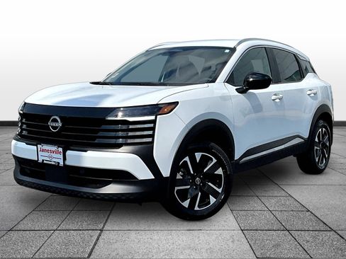 Certified 2026 Nissan Kicks SV w/ Cold Weather Package AWD/4WD image 3