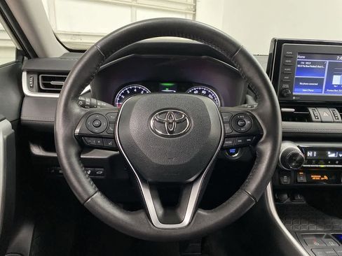 Used 2021 Toyota RAV4 XLE Premium image 21