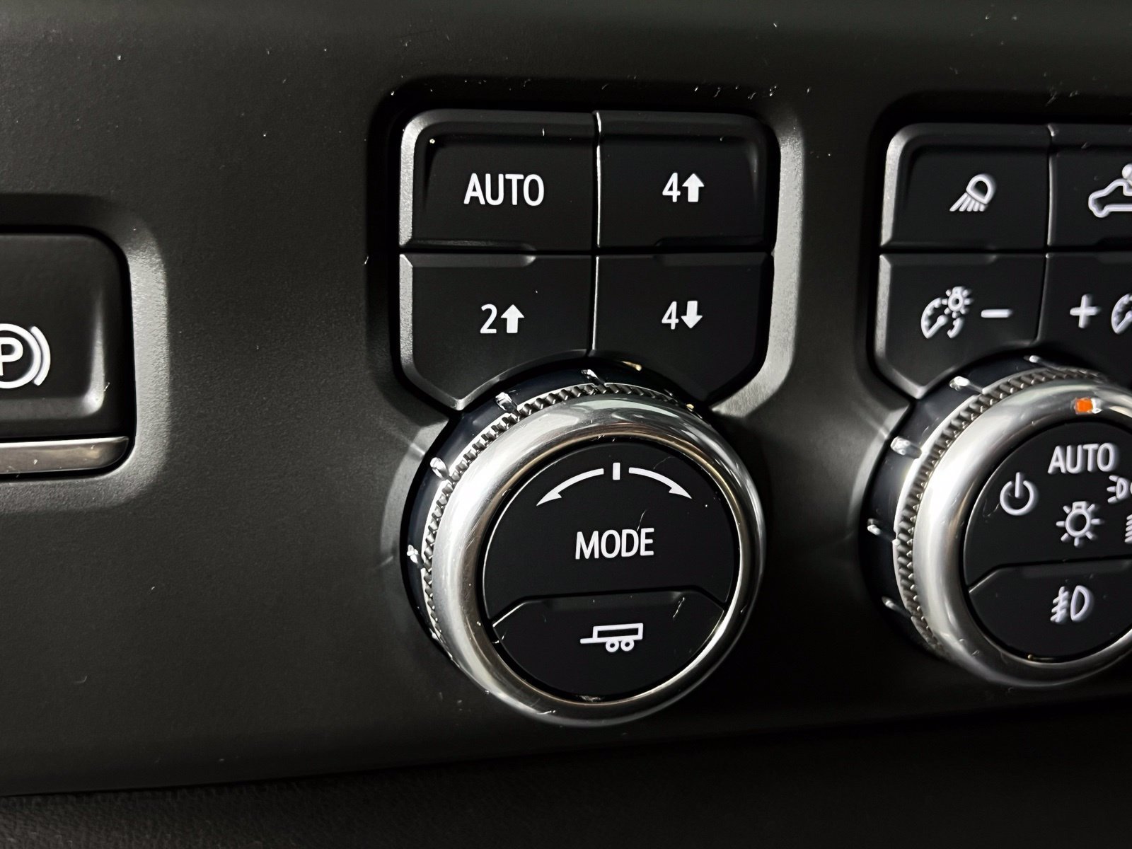 Used 2024 GMC Sierra 2500 AT4 w/ AT4 Premium Plus Package AWD/4WD image 24