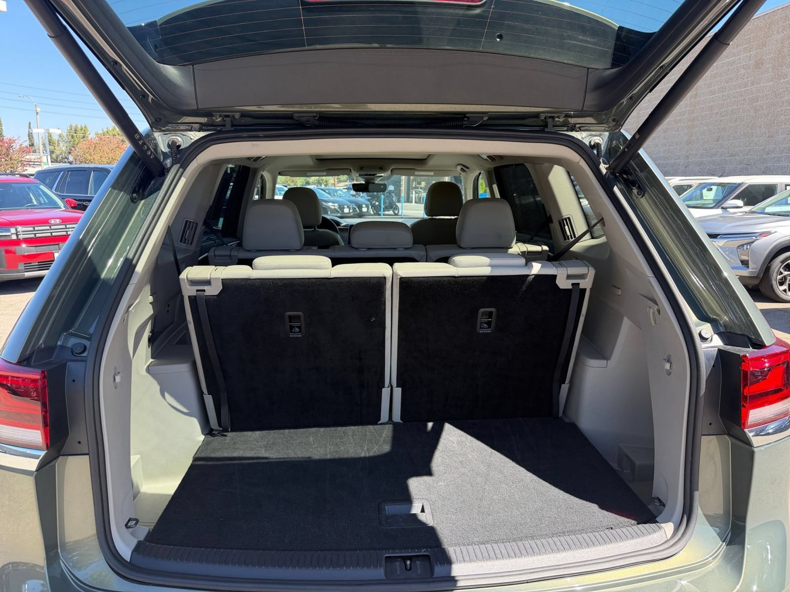 Used 2026 Volkswagen Atlas SE FWD image 34