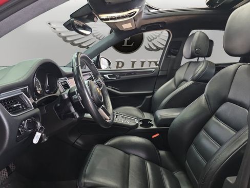 Used 2015 Porsche Macan Turbo image 9