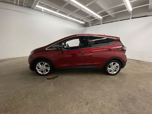 Used 2022 Chevrolet Bolt LT image 3