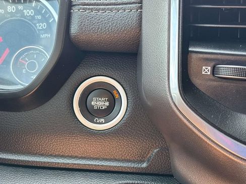 Used 2024 RAM 1500 Laramie AWD/4WD image 23