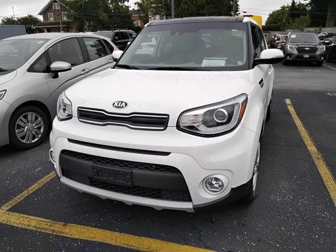 Used 2019 Kia Soul + w/ Primo Package FWD image 12