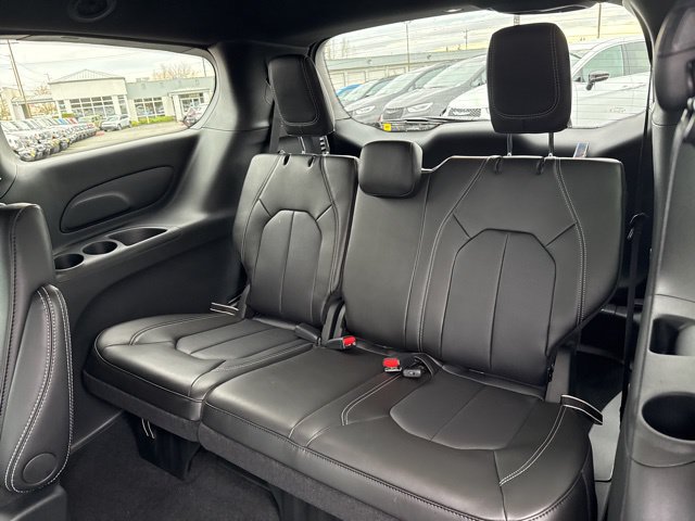 New 2026 Chrysler Pacifica Select FWD image 11
