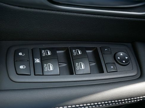 New 2026 Chrysler Pacifica Select image 13