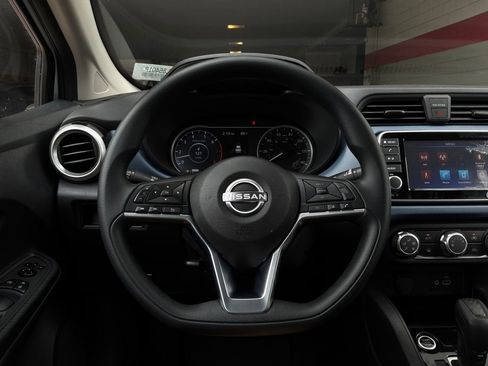 Used 2025 Nissan Versa SV FWD image 29