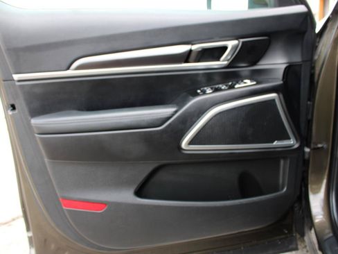 Used 2023 Kia Telluride S AWD/4WD image 15