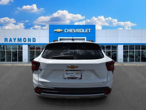 New 2026 Chevrolet Trax LT w/ LT Convenience Package FWD image 5