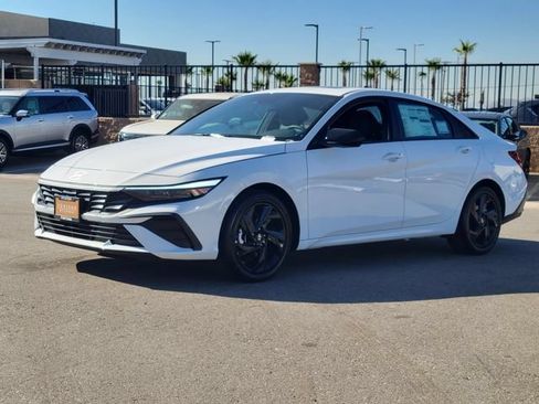 New 2026 Hyundai Elantra SEL Sport FWD image 2