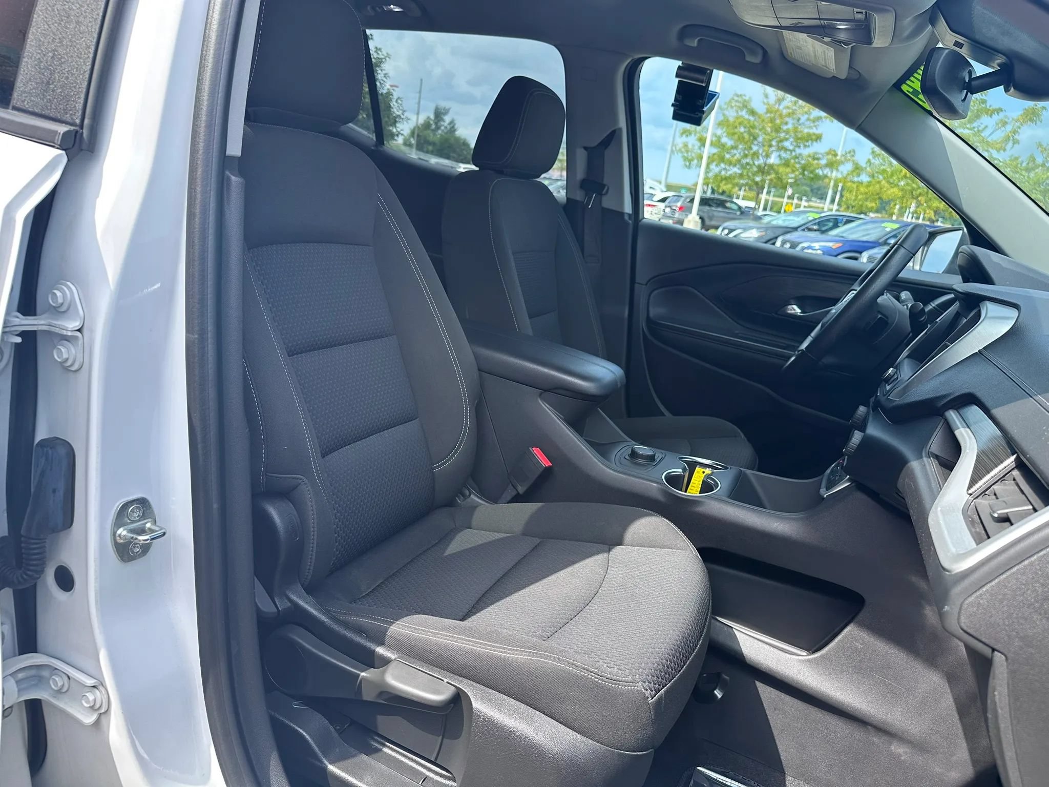 Used 2023 GMC Terrain SLE w/ LPO, Floor Liner Package FWD image 11