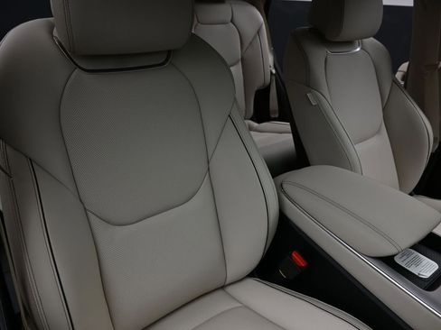 New 2026 Genesis GV70 2.5T Advanced AWD/4WD image 14