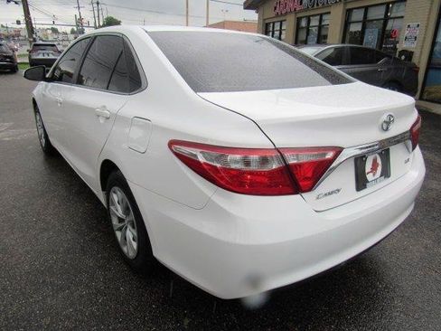 Used 2017 Toyota Camry LE FWD image 9