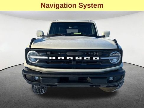 Used 2025 Ford Bronco Outer Banks image 4