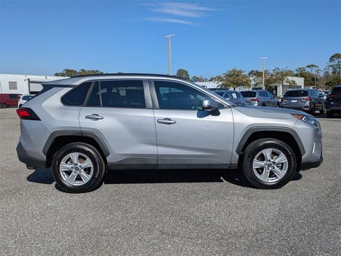 Used 2021 Toyota RAV4 XLE w/ Convenience Package image 3