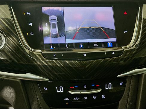 Used 2021 Cadillac XT6 Premium Luxury FWD image 25