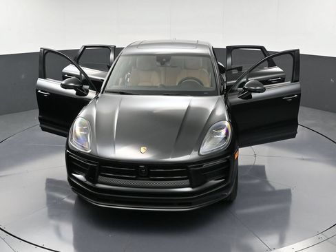 Certified 2026 Porsche Macan AWD/4WD image 34