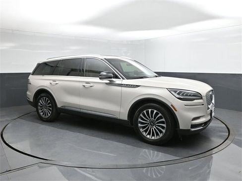 Used 2022 Lincoln Aviator Reserve w/ Class IV Trailer Tow Package image 17