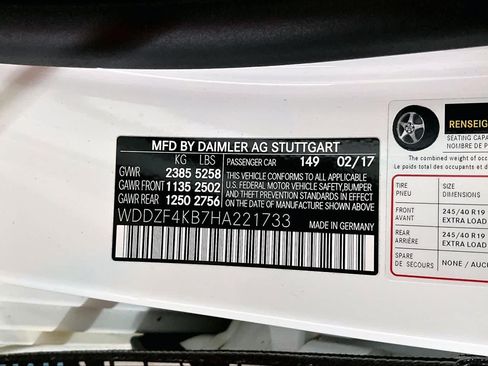 Certified 2017 Mercedes-Benz E 300 4MATIC image 34