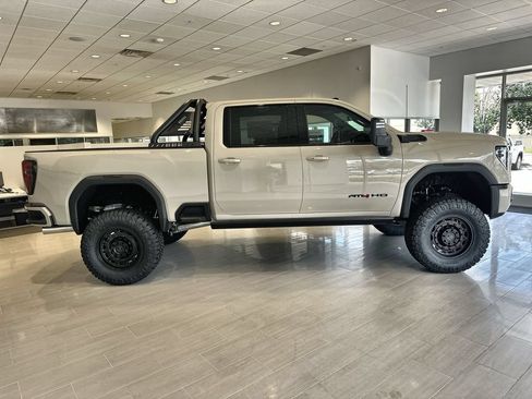 New 2026 GMC Sierra 2500 AT4 w/ AT4 Premium Plus Package AWD/4WD image 10