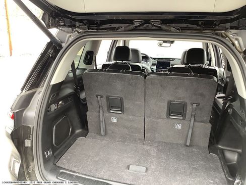 Used 2022 Jeep Grand Cherokee L Limited image 14