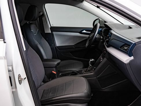 Used 2023 Volkswagen Taos SE w/ Panoramic Sunroof Package FWD image 25