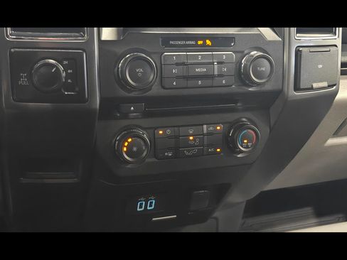 Used 2018 Ford F150 XLT w/ Equipment Group 301A Mid AWD/4WD image 9