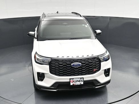 Used 2025 Ford Explorer ST AWD/4WD image 46