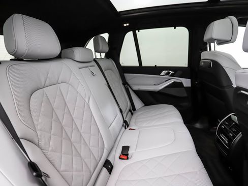 Used 2026 BMW X5 M60i AWD/4WD image 26