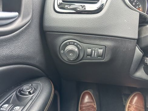 Used 2020 Jeep Compass Limited AWD/4WD image 18