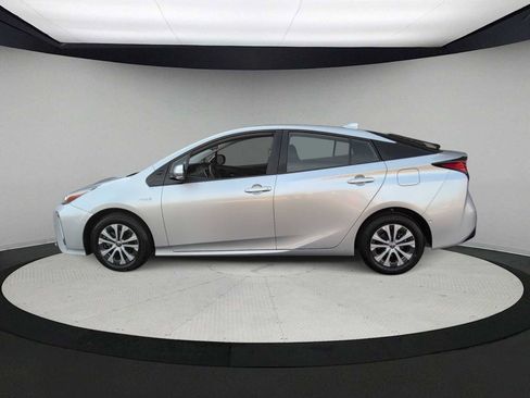 Used 2019 Toyota Prius LE image 5