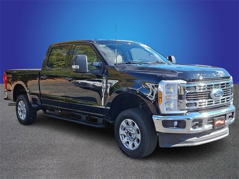 Used 2024 Ford F250 XLT w/ Snow Plow Prep Package image 3